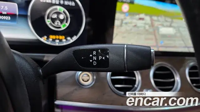 Mercedes-Benz E-Class 2018 — Photo 8/20