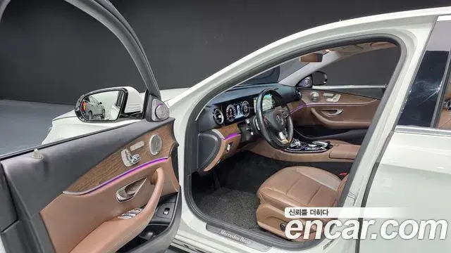 Mercedes-Benz E-Class 2018 — Photo 3/20