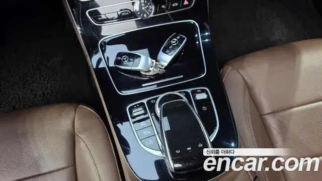 Mercedes-Benz E-Class 2018 — Photo 19/20