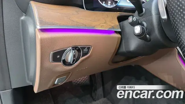 Mercedes-Benz E-Class 2018 — Photo 20/20