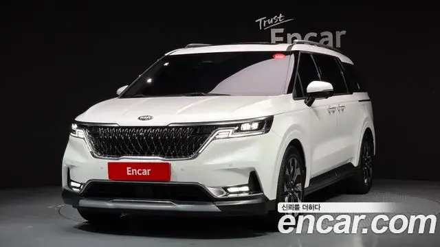 Kia Carnival 2021 — Фото 1/20