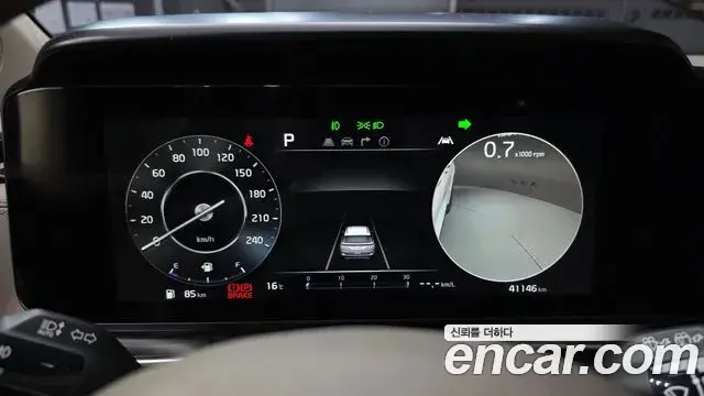 Kia Carnival 2021 — Фото 8/20