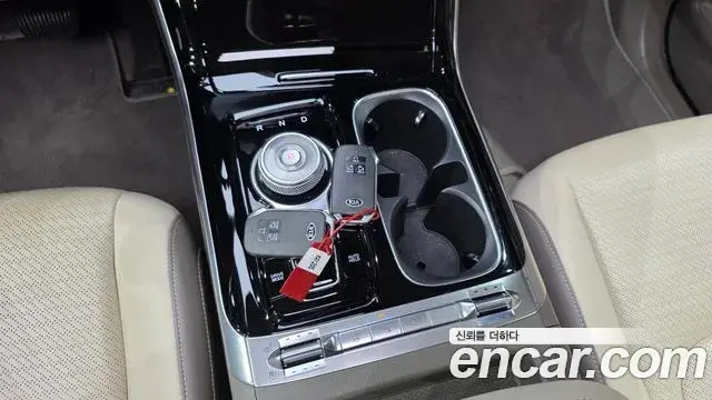 Kia Carnival 2021 — Фото 9/20
