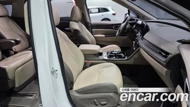 Kia Carnival 2021 — Фото 10/20