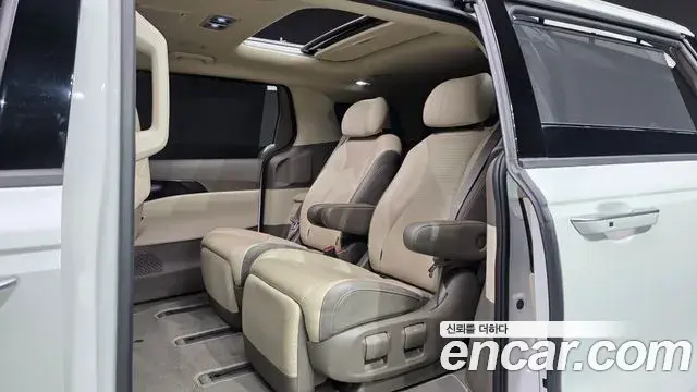 Kia Carnival 2021 — Фото 12/20