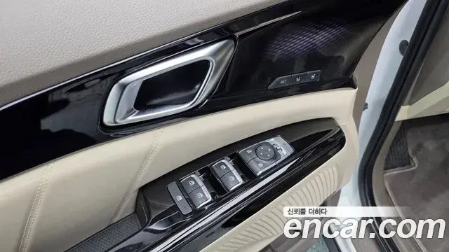 Kia Carnival 2021 — Фото 18/20