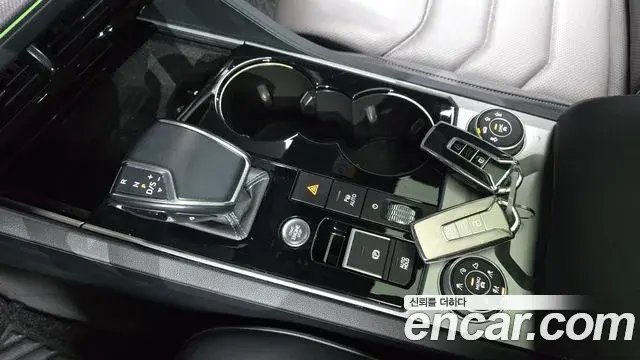 Volkswagen Touareg 2023 — Şəkil 19/20