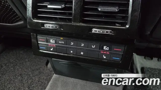 Volkswagen Touareg 2023 — Şəkil 5/20
