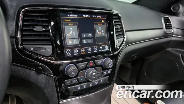 Jeep Grand Cherokee 2020 — Фото 14/20
