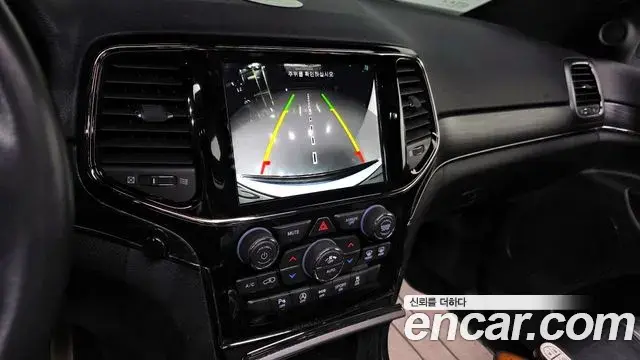 Jeep Grand Cherokee 2020 — Фото 16/20
