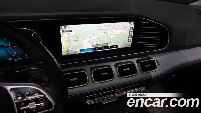 Mercedes-Benz GLE-Class 2020 — ფოტო 13/20