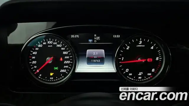 Mercedes-Benz E-Class 2018 — Photo 19/20