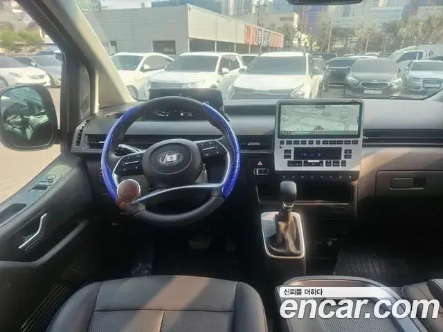 Hyundai Staria 2025 — ფოტო 7/17