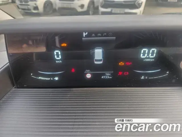 Hyundai Staria 2025 — ფოტო 3/17