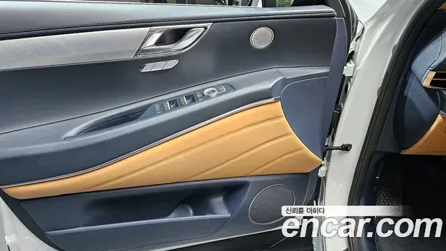 Genesis GV80 2023 — Photo 1/20