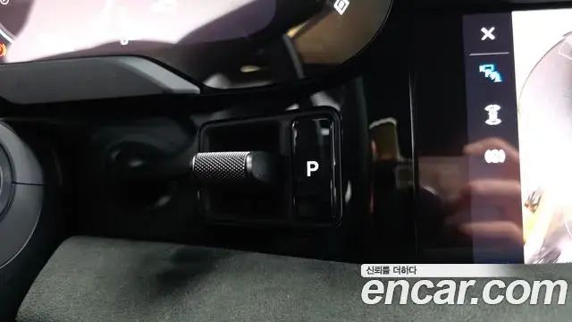 Porsche Taycan 2025 — Photo 16/20