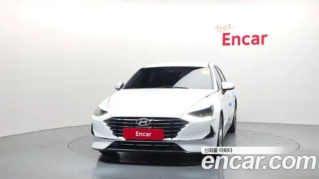 Hyundai Sonata Hybrid 2020 — Photo 7/20