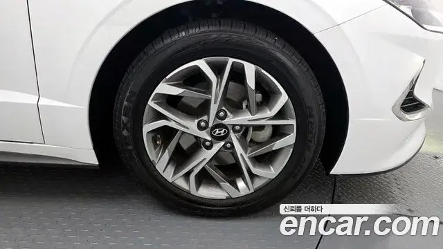 Hyundai Sonata Hybrid 2020 — Photo 18/20