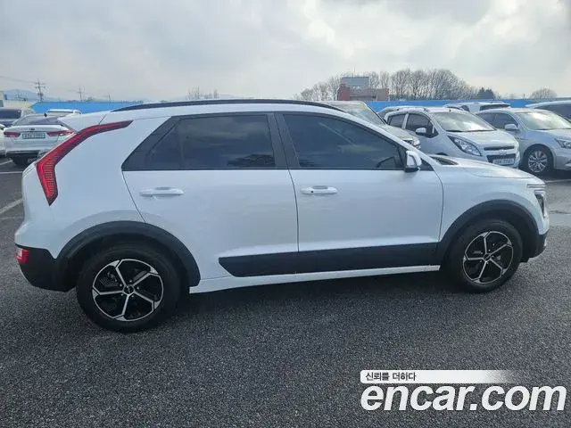 Kia Niro 2024 — ფოტო 3/20