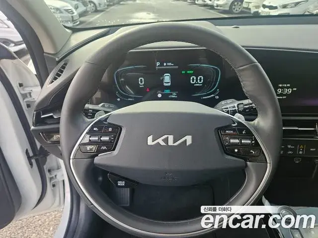 Kia Niro 2024 — ფოტო 13/20