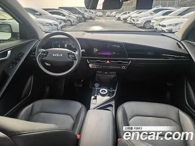 Kia Niro 2024 — ფოტო 15/20