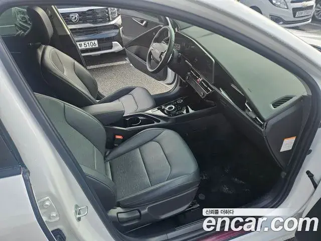 Kia Niro 2024 — ფოტო 19/20