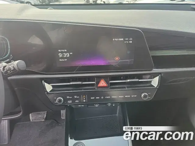 Kia Niro 2024 — ფოტო 10/20