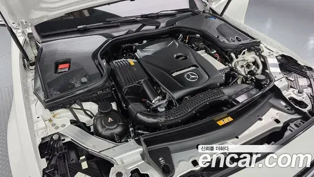 Mercedes-Benz E-Class 2022 — Photo 3/20