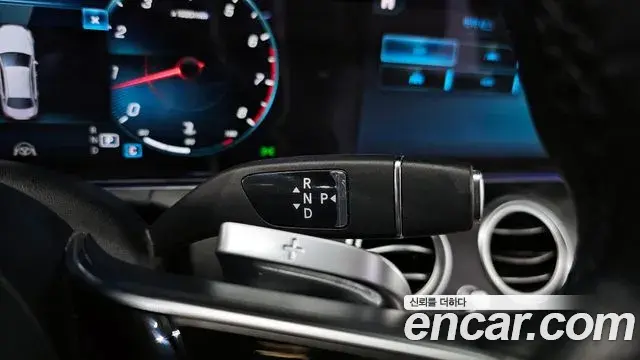 Mercedes-Benz E-Class 2022 — Photo 6/20