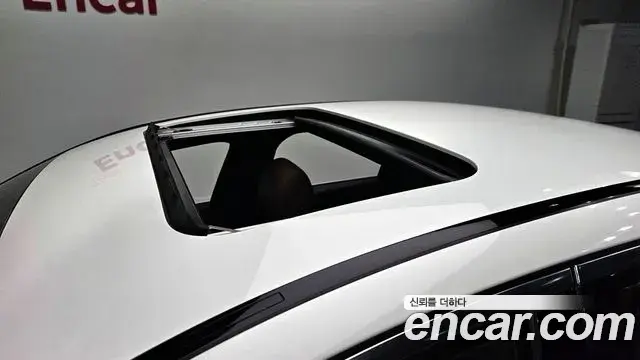 Mercedes-Benz E-Class 2022 — Photo 7/20