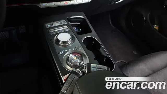 Genesis GV70 2022 — Şəkil 9/20