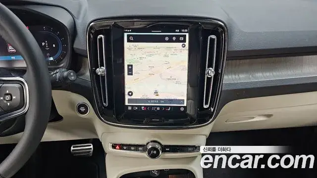Volvo XC40 2023 — ფოტო 6/20