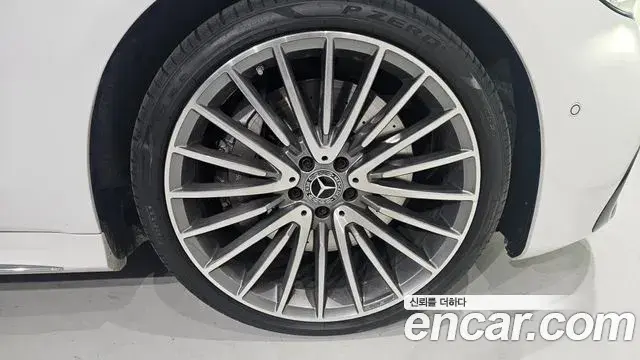 Mercedes-Benz S-Class 2025 — Photo 18/20