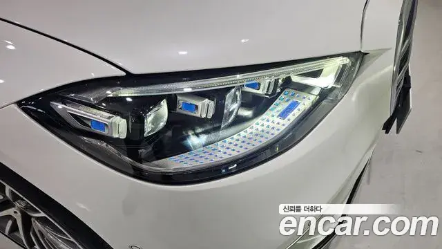 Mercedes-Benz S-Class 2025 — Photo 17/20