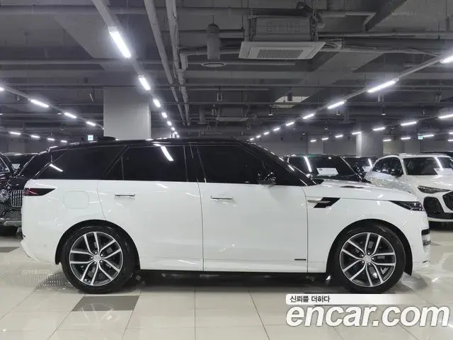 Land Rover Range Rover Sport 2023 — Photo 5/18