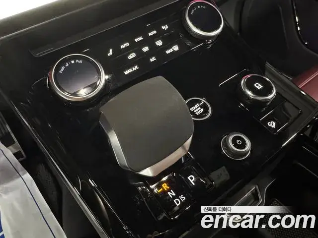 Land Rover Range Rover Sport 2023 — Photo 13/18