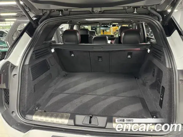 Land Rover Range Rover Sport 2023 — Photo 16/18