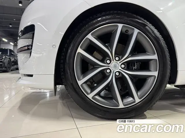 Land Rover Range Rover Sport 2023 — Photo 4/18