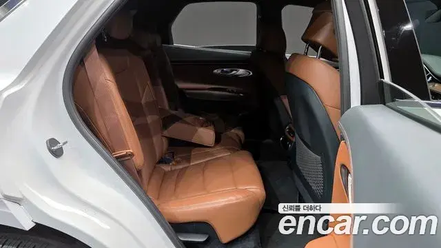 Genesis GV70 2022 — Şəkil 12/20