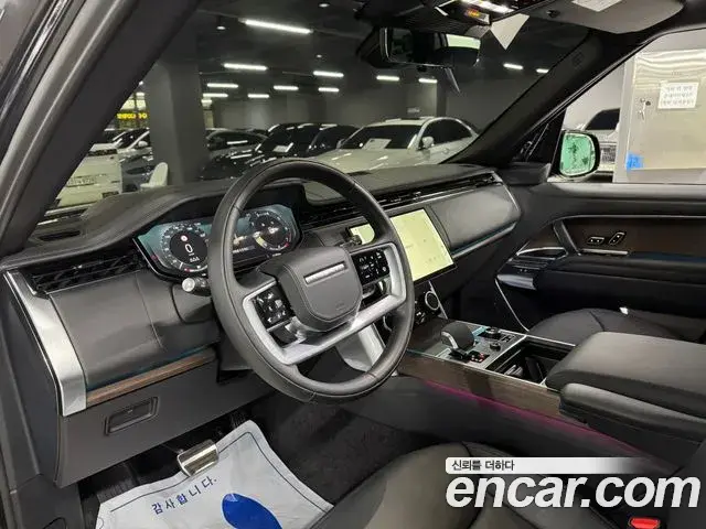 Land Rover Range Rover 2023 — ფოტო 8/17