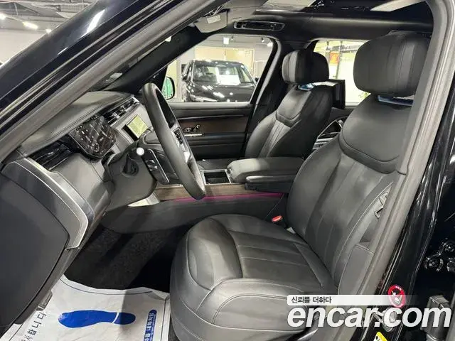 Land Rover Range Rover 2023 — ფოტო 15/17