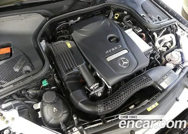 Mercedes-Benz E-Class 2021 — Photo 19/20