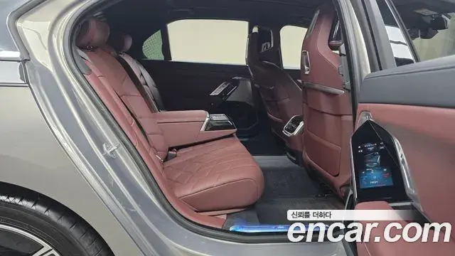 BMW 7 Series 2025 — Photo 17/20