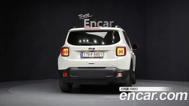 Jeep Renegade 2022 — Фото 3/20