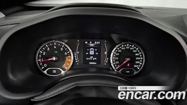 Jeep Renegade 2022 — Фото 7/20