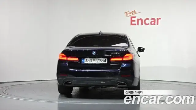 BMW 5 Series 2022 — Şəkil 10/20