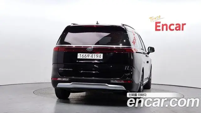 Kia Carnival 2021 — Фото 4/20