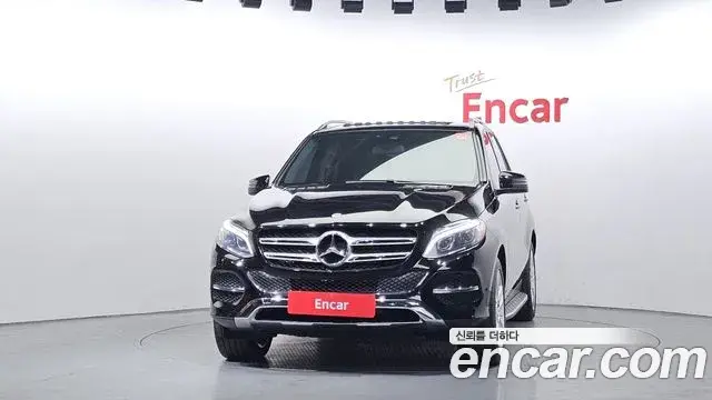 Mercedes-Benz GLE-Class 2018 — Photo 10/20
