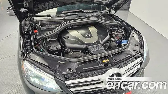 Mercedes-Benz GLE-Class 2018 — Photo 4/20