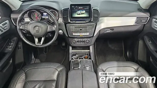 Mercedes-Benz GLE-Class 2018 — Photo 11/20